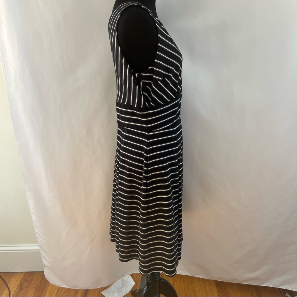 Donna Morgan Dress Faux Wrap Midi Tank Top Striped Pleated Fit Flare Size 8 M - Picture 5 of 7